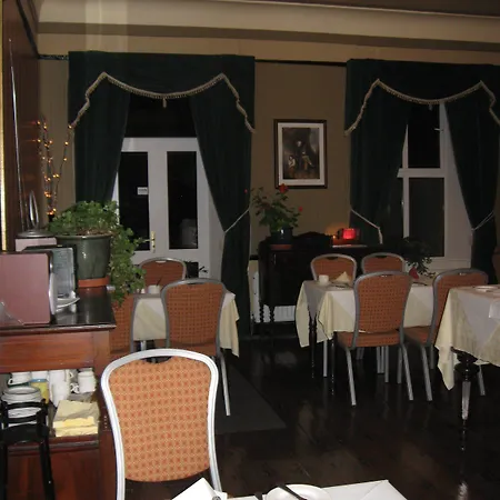 Royal 2* ليسدونفارنا